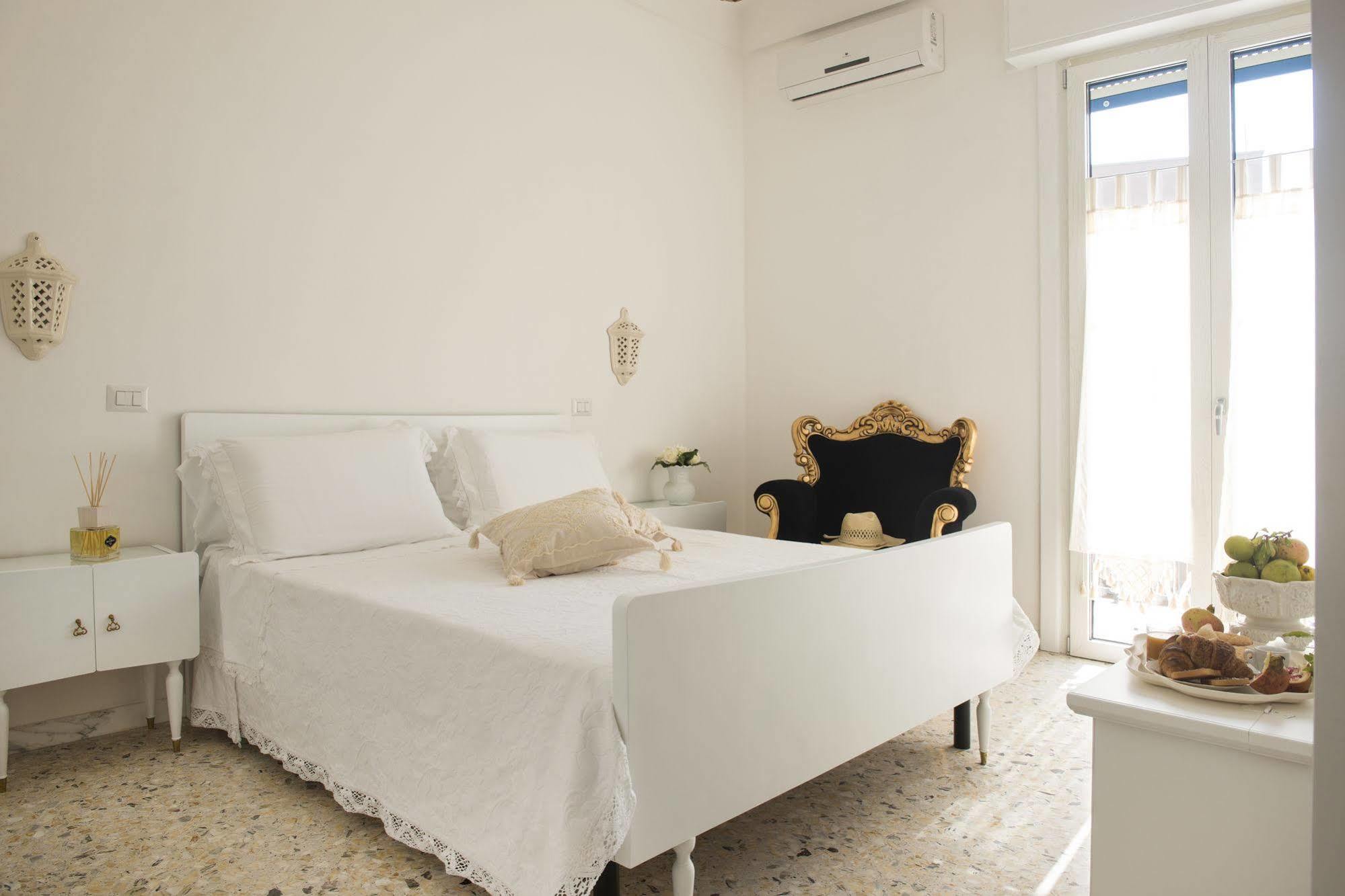 Dimora Cappuccini Guest House Cisternino Ngoại thất bức ảnh