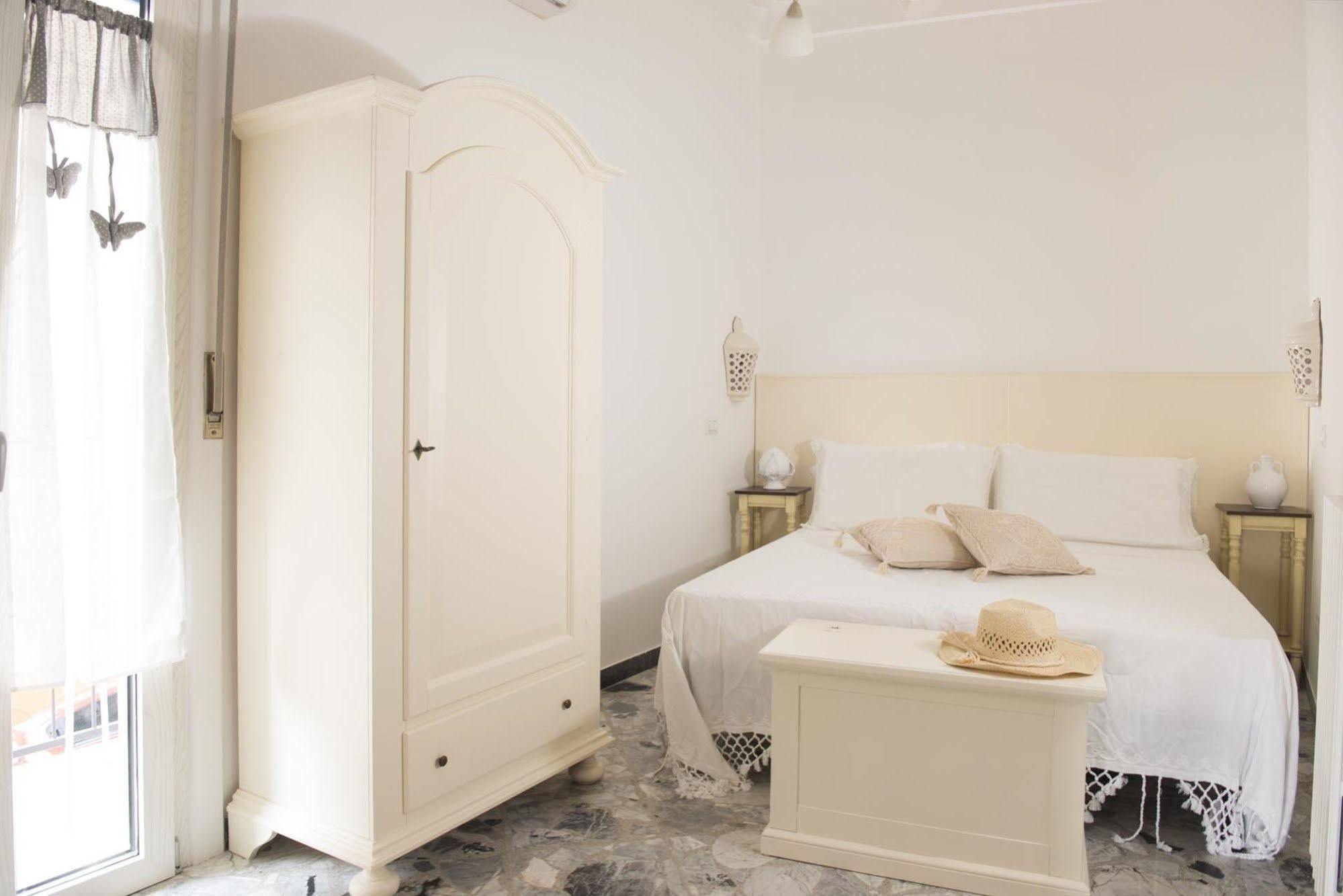 Dimora Cappuccini Guest House Cisternino Ngoại thất bức ảnh