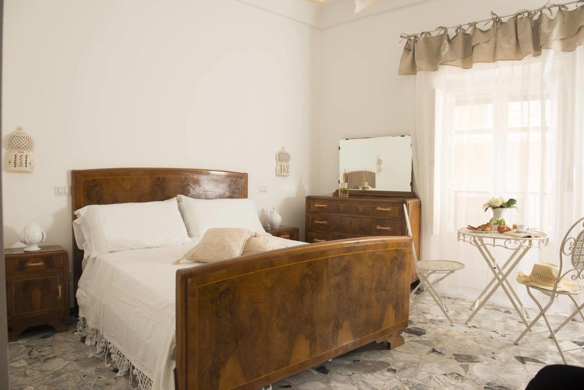 Dimora Cappuccini Guest House Cisternino Ngoại thất bức ảnh