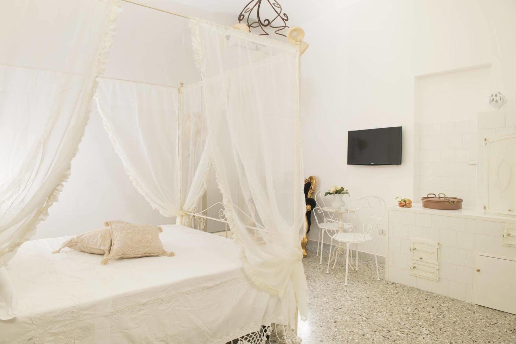 Dimora Cappuccini Guest House Cisternino Ngoại thất bức ảnh