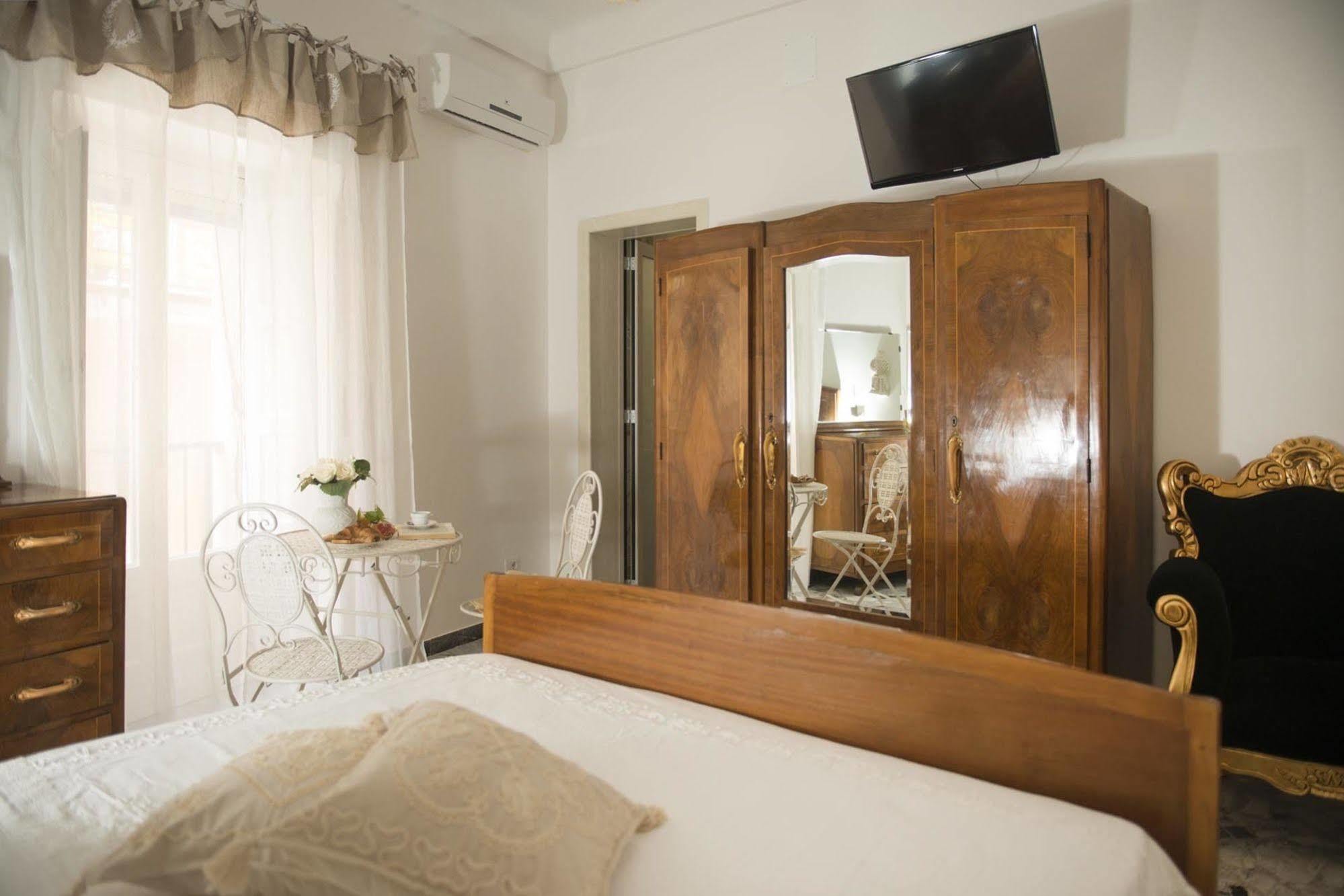 Dimora Cappuccini Guest House Cisternino Ngoại thất bức ảnh